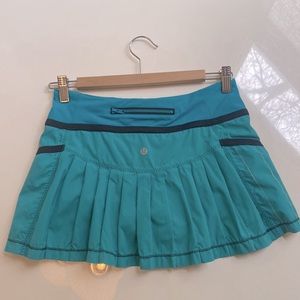 Vintage Lululemon 12’ skort